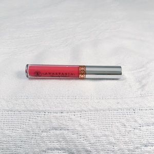 Anastasia Beverly Hills liquid lipstick in RIO